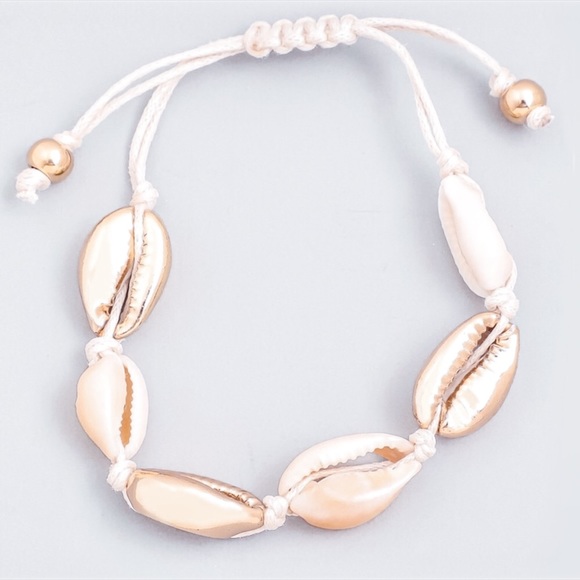 NEW! Gold Seashell Adjustable Rope Bracelet - Picture 3 of 3